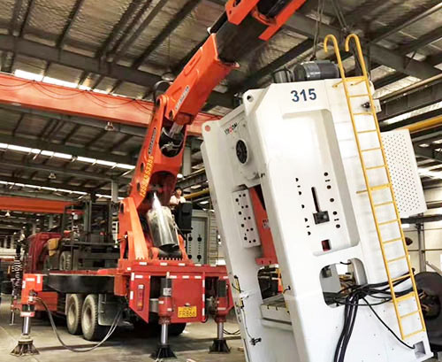 平昌附近随车吊出租，轻松解决运输难题