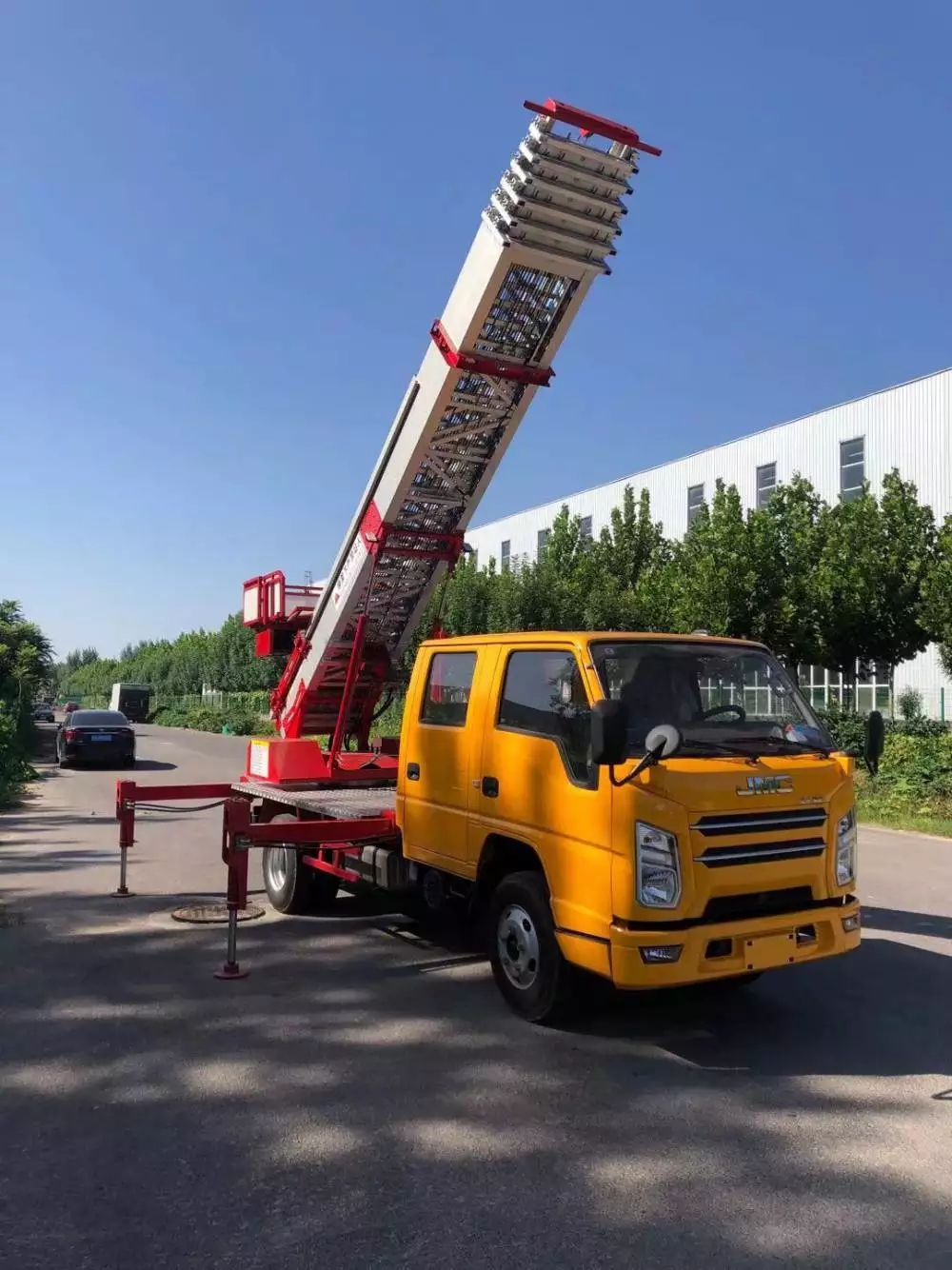 平昌附近的云梯车出租服务：轻松解决高空作业需求