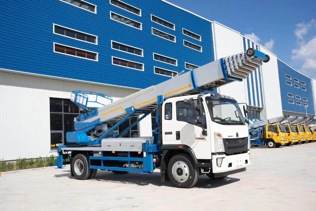 平昌出租云梯车高空作业车 建筑垃圾搬运